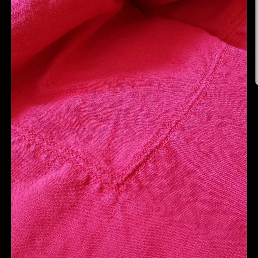 Williams Sonoma Christmas Red Tablecloth 8x5